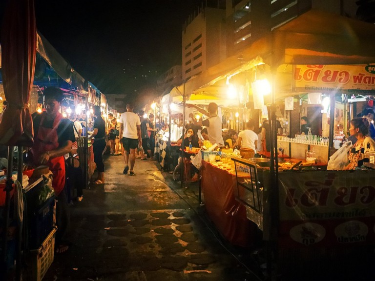 Ratchada train Market3